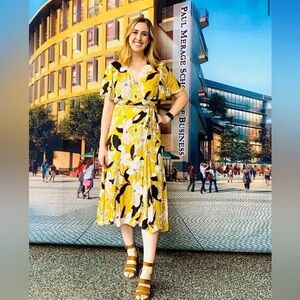 Slate and Willow Mod Daisy Wrap Dress size XS